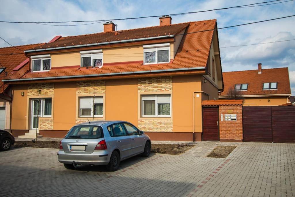 Teubel Apartman 2 Székesfehérvár Εξωτερικό φωτογραφία