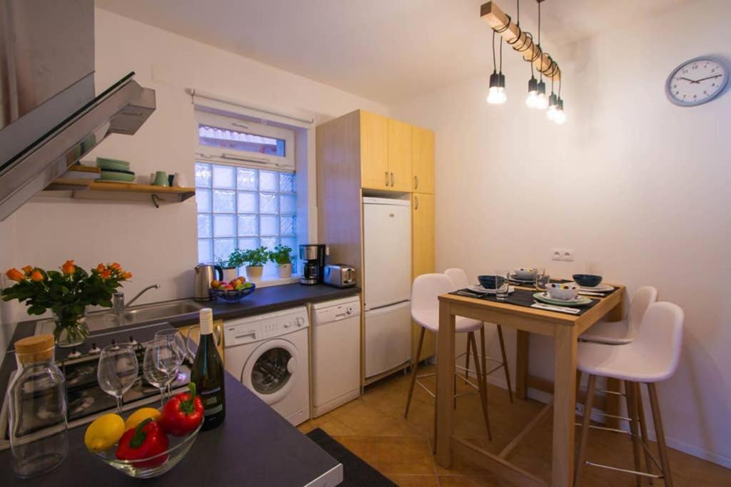 Teubel Apartman 2 Székesfehérvár Εξωτερικό φωτογραφία